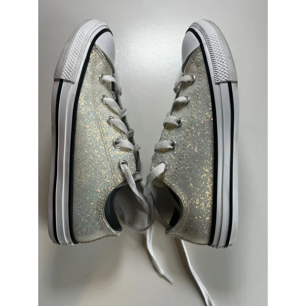 Converse eye catching
